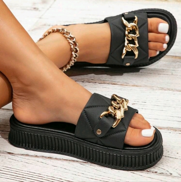 Fashionable Golden Heart Buckle Decor Women's Slippers, Suitable For Travel - Picture 2 of 4